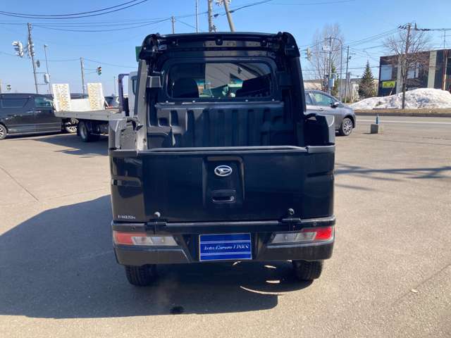 Daihatsu Hijet Deck Van 3