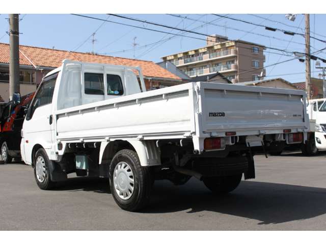Mazda Bongo Truck 4