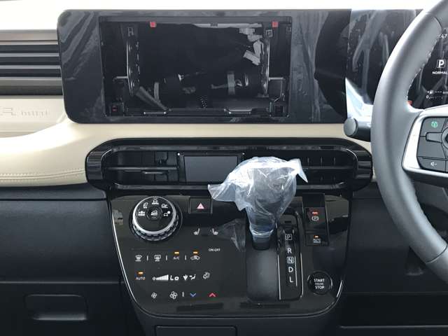 Mitsubishi Delica Mini 12