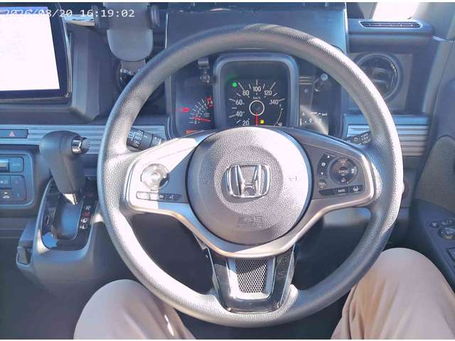 Honda N-VAN 8