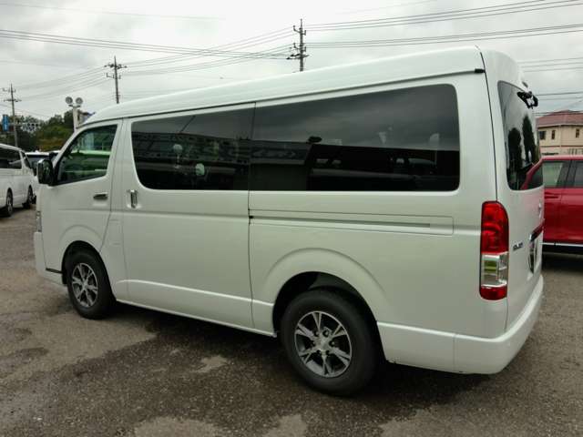 Toyota Hiace 5
