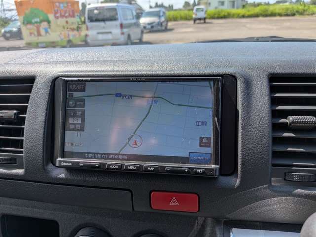 Toyota Hiace Van 11