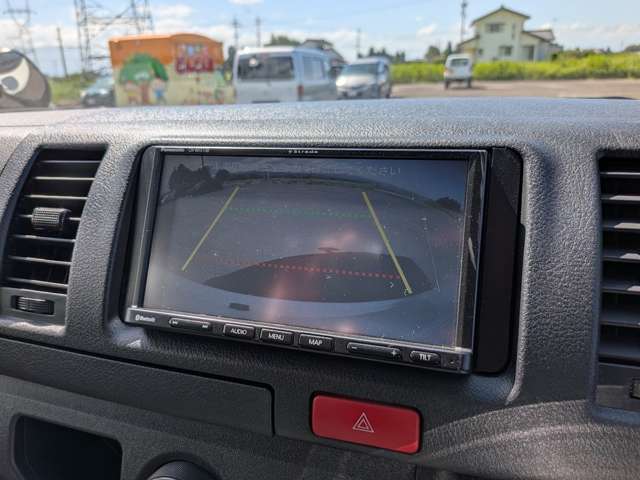 Toyota Hiace Van 12