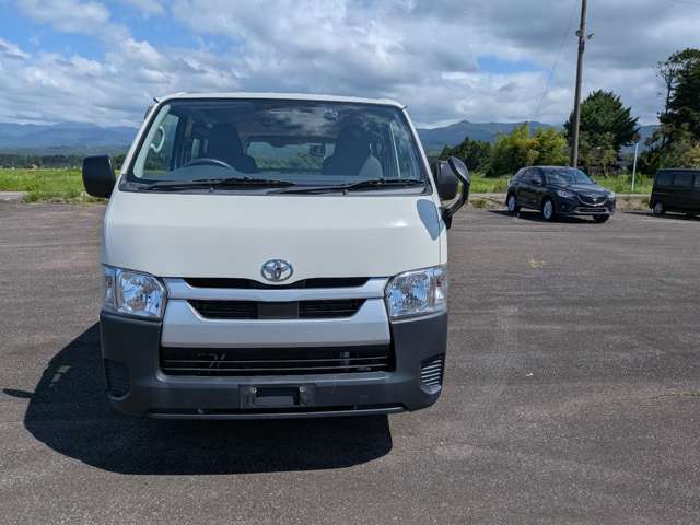 Toyota Hiace Van 2