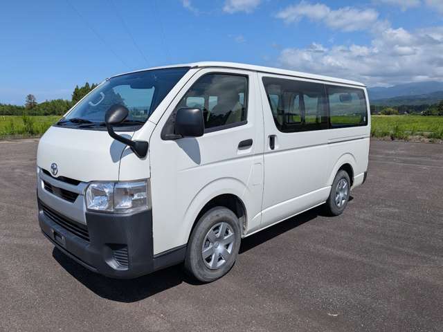 Toyota Hiace Van 3