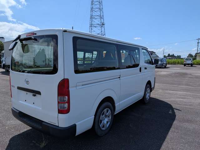 Toyota Hiace Van 5
