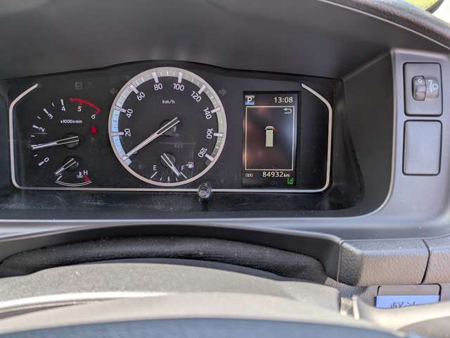 Toyota Hiace Van 8