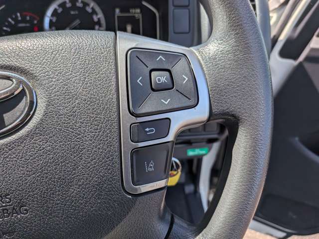 Toyota Hiace Van 9