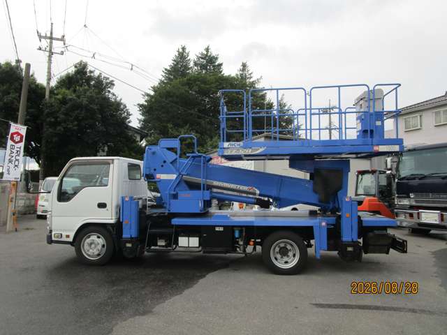Isuzu Elf 4