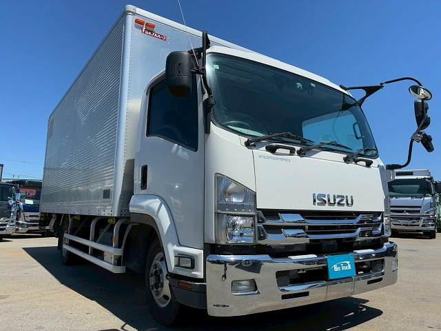 Isuzu Forward 3
