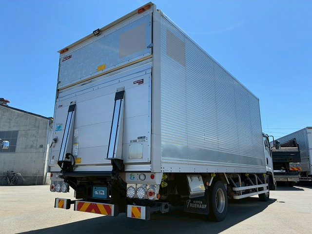 Isuzu Forward 9