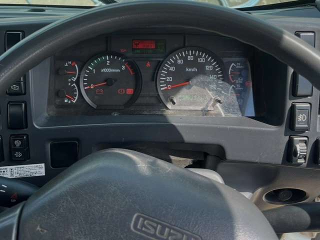 Isuzu Forward 9