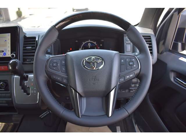 Toyota Hiace Van 5