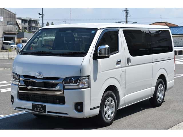 Toyota Hiace Van 7