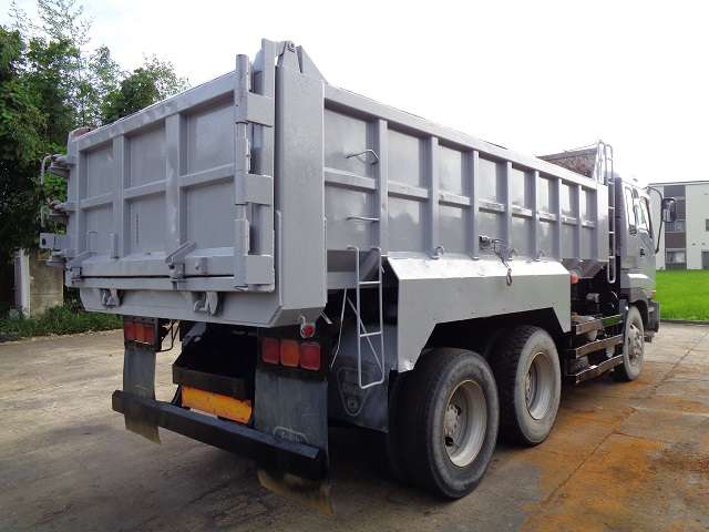 Isuzu Giga 3
