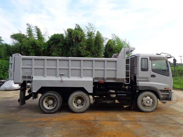 Isuzu Giga 5