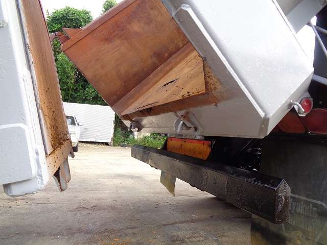 Isuzu Giga 10