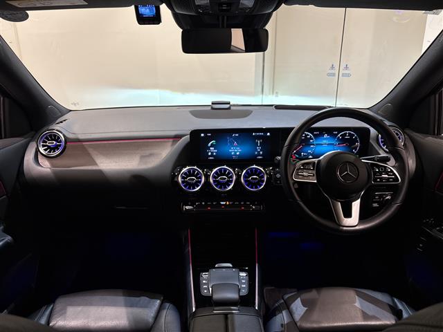 Mercedes-Benz GLA-Class 8