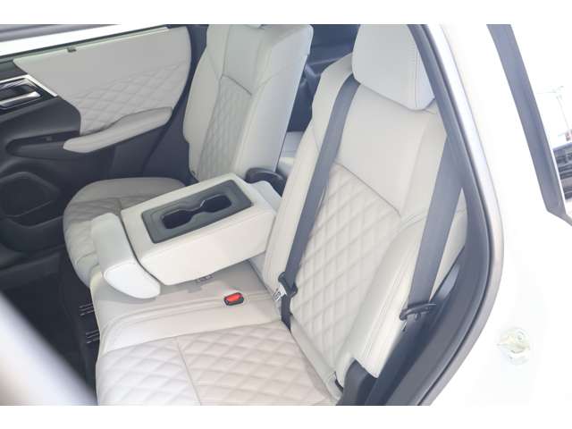 Mitsubishi Outlander 7