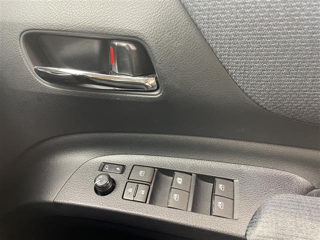 Toyota Sienta 11