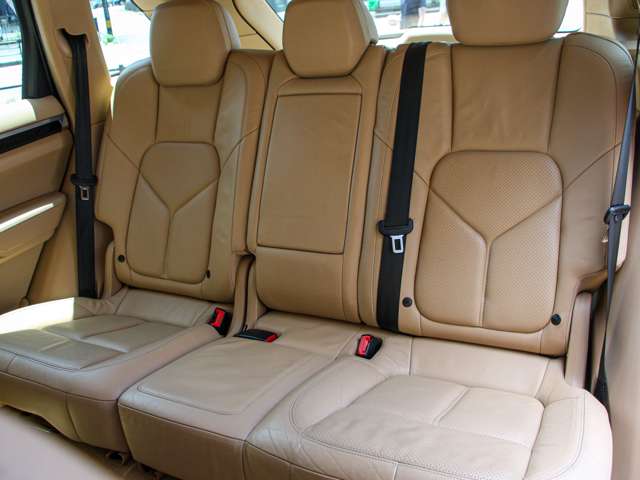 Porsche Cayenne 12