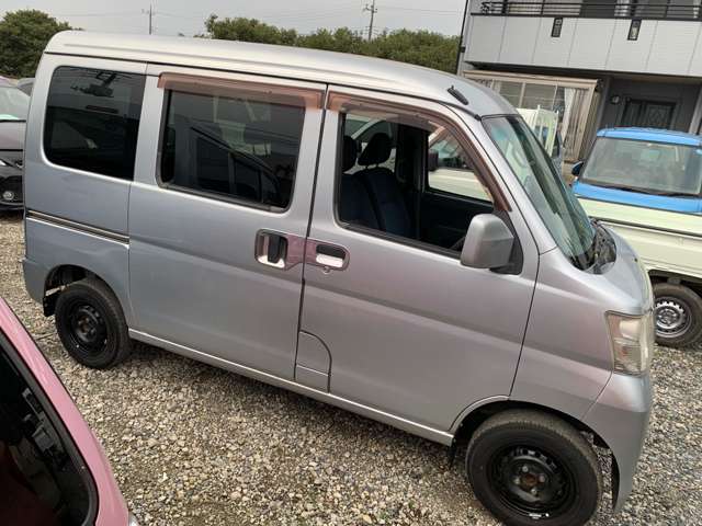 Daihatsu Hijet Cargo 12