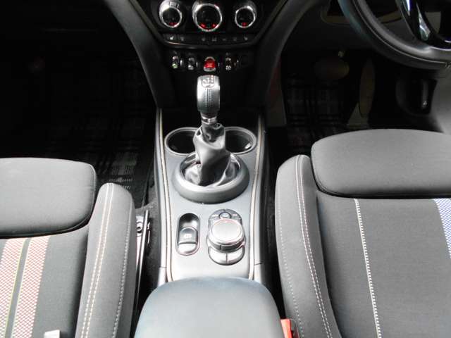 MINI Crossover 11