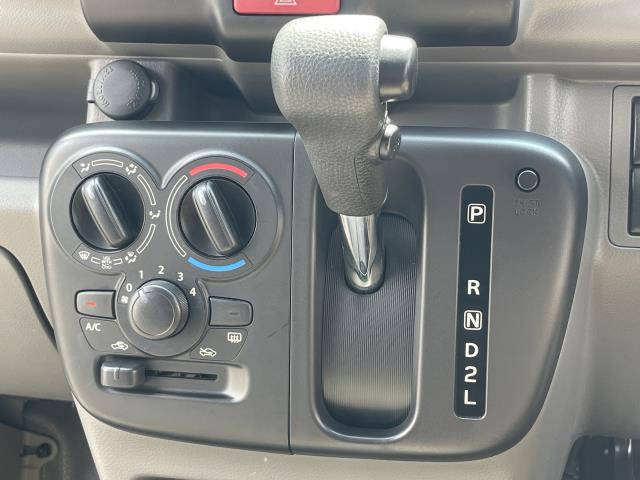 Nissan NV100 Clipper 11