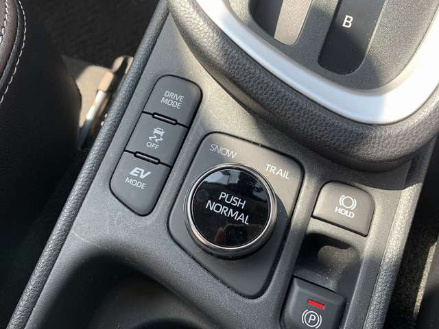 Toyota Yaris Cross 12