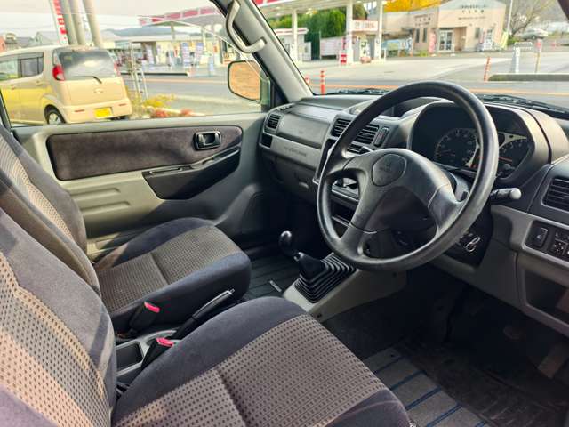 Mitsubishi Pajero Mini 12