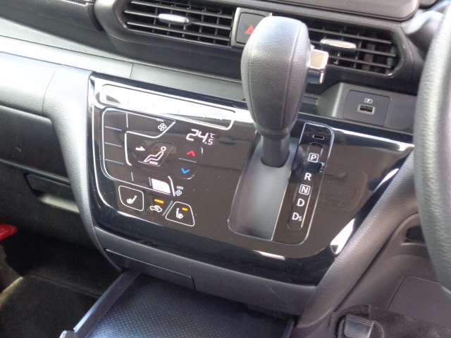 Mitsubishi eK X 9