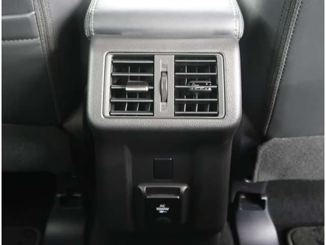 Mitsubishi Outlander PHEV 11