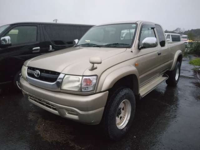 Toyota Hilux 4