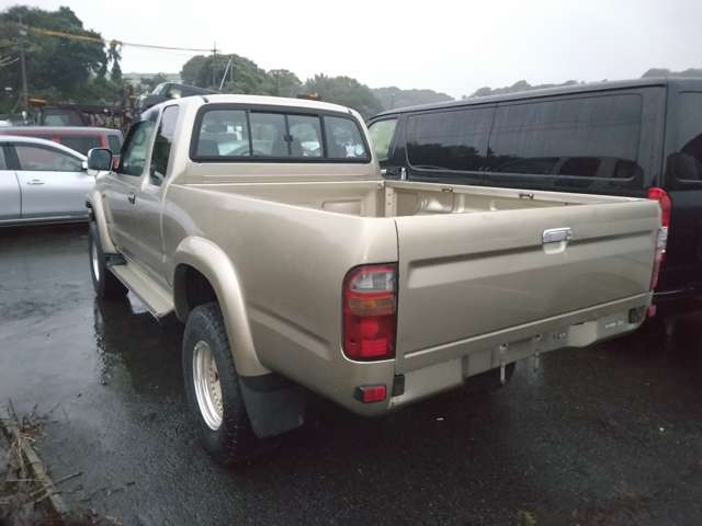 Toyota Hilux 5