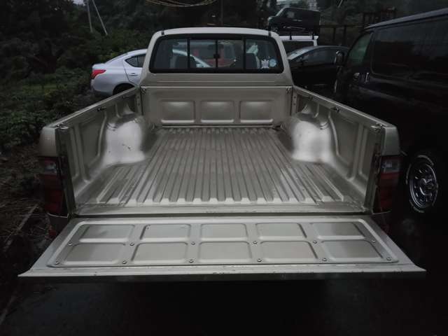 Toyota Hilux 7