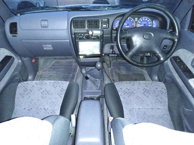 Toyota Hilux 9