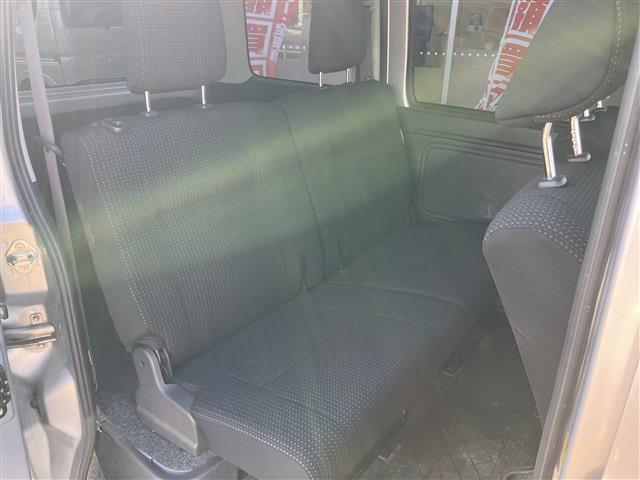 Daihatsu Hijet Cargo 11