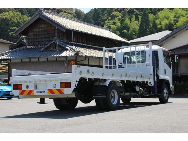Isuzu Forward 9