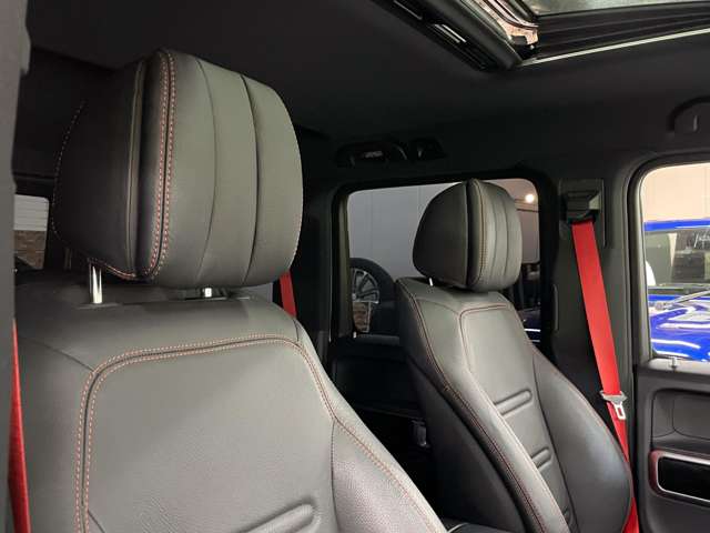 Mercedes-Benz G-Class 8