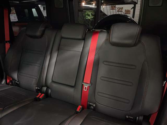 Mercedes-Benz G-Class 10