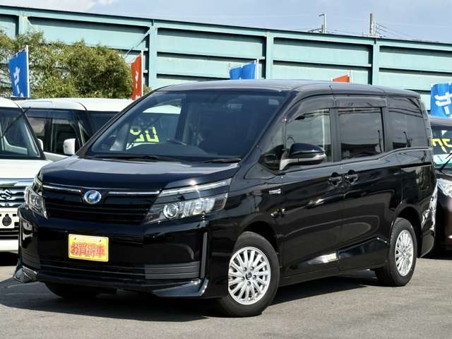 Toyota Voxy 11