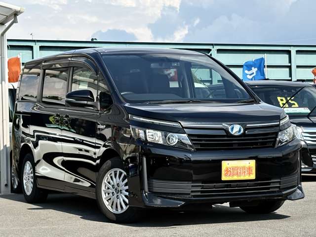Toyota Voxy 3