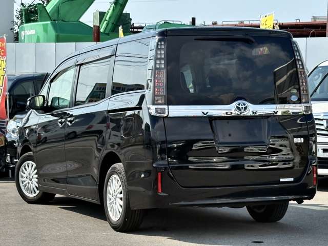 Toyota Voxy 7