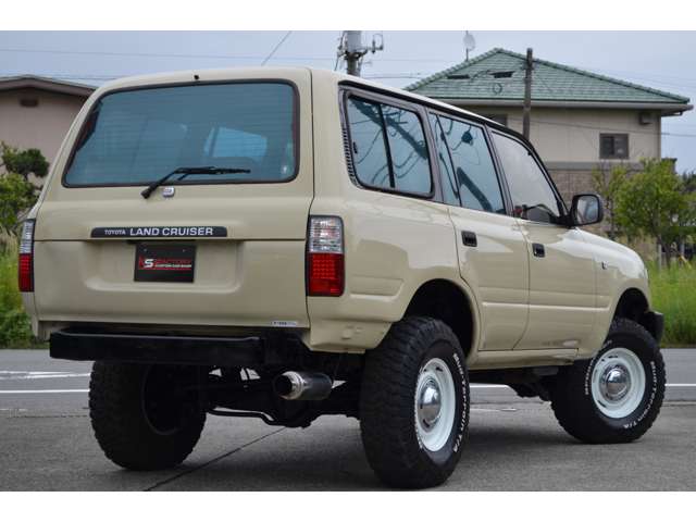 Toyota Land Cruiser 80 2