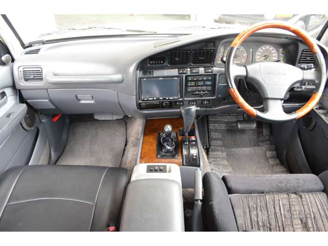 Toyota Land Cruiser 80 3