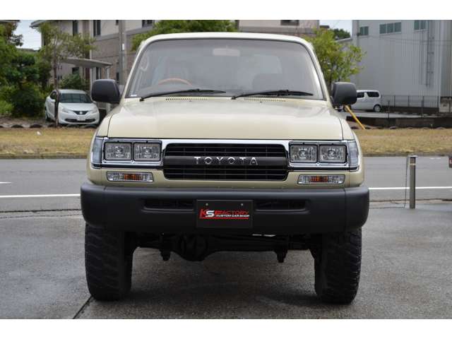 Toyota Land Cruiser 80 9