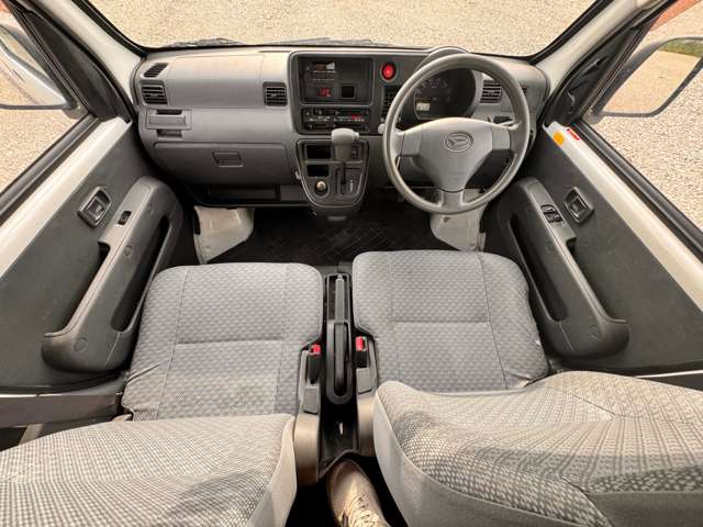Daihatsu Hijet Cargo 4