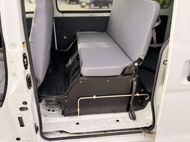 Daihatsu Hijet Cargo 5