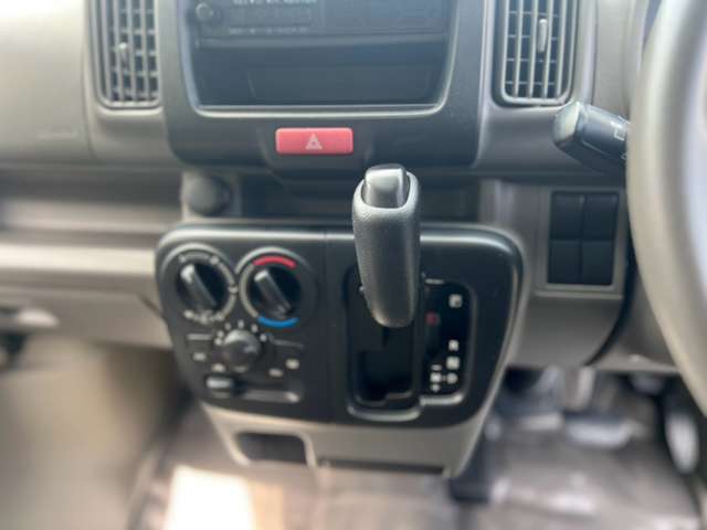 Nissan NV100 Clipper 11