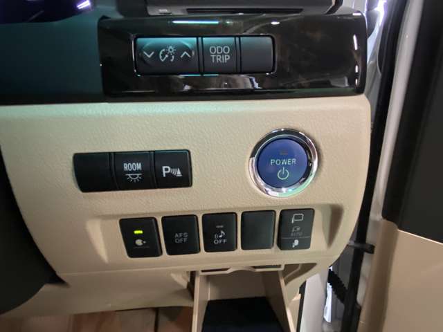 Toyota Vellfire Hybrid 6